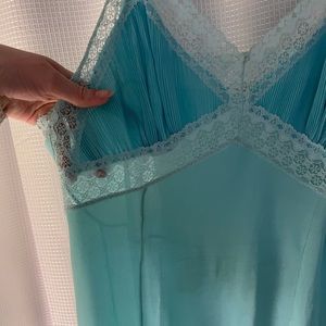 Vintage Lace Peekaboo Slip